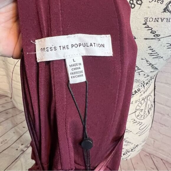 Dress the Population Dawn Plunging-Neck High-Slit Gown size large - Picture 5 of 10